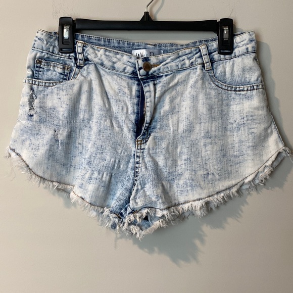 West & Peach Acid Wash Cut Off Jean Shorts Size L - Picture 1 of 3